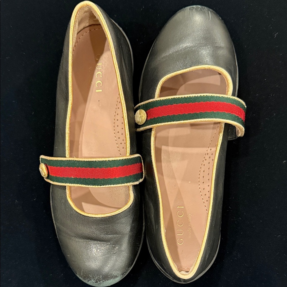 Gucci Black Leather Flats with Green and Red Stripe - Picture 2 of 10